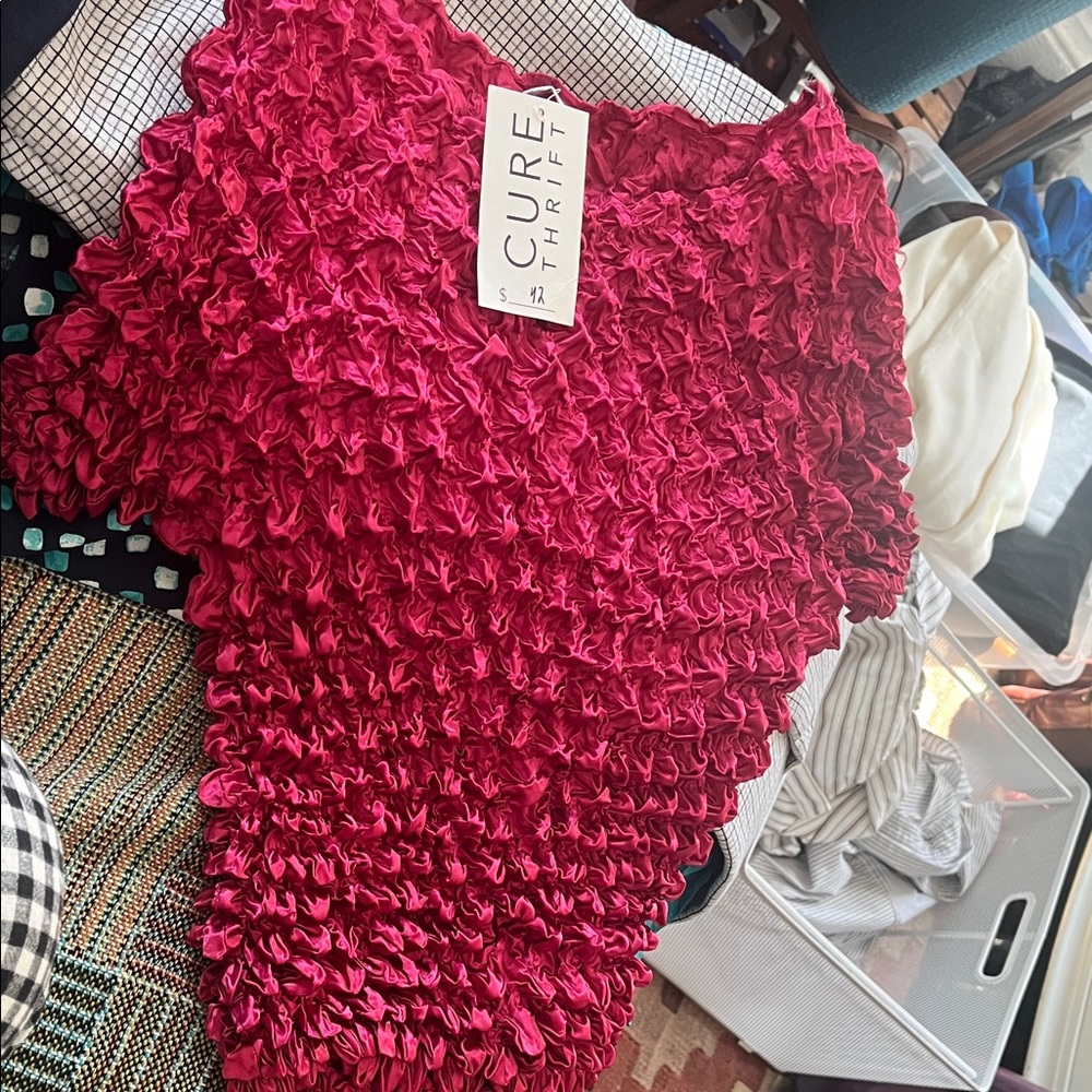 F.C bright pink vintage popcorn top
